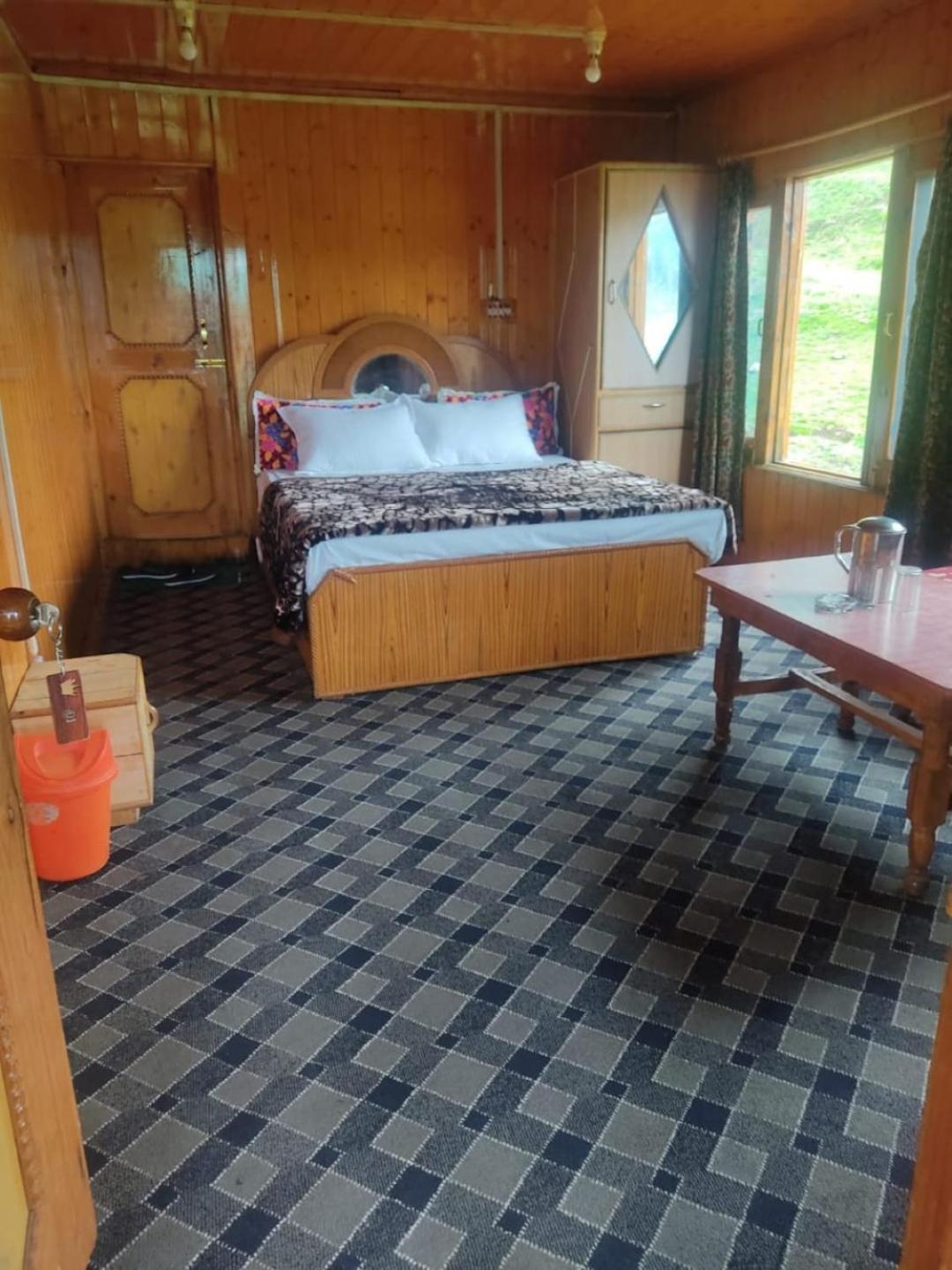Roseland Cottage , Gulmarg Bagian luar foto