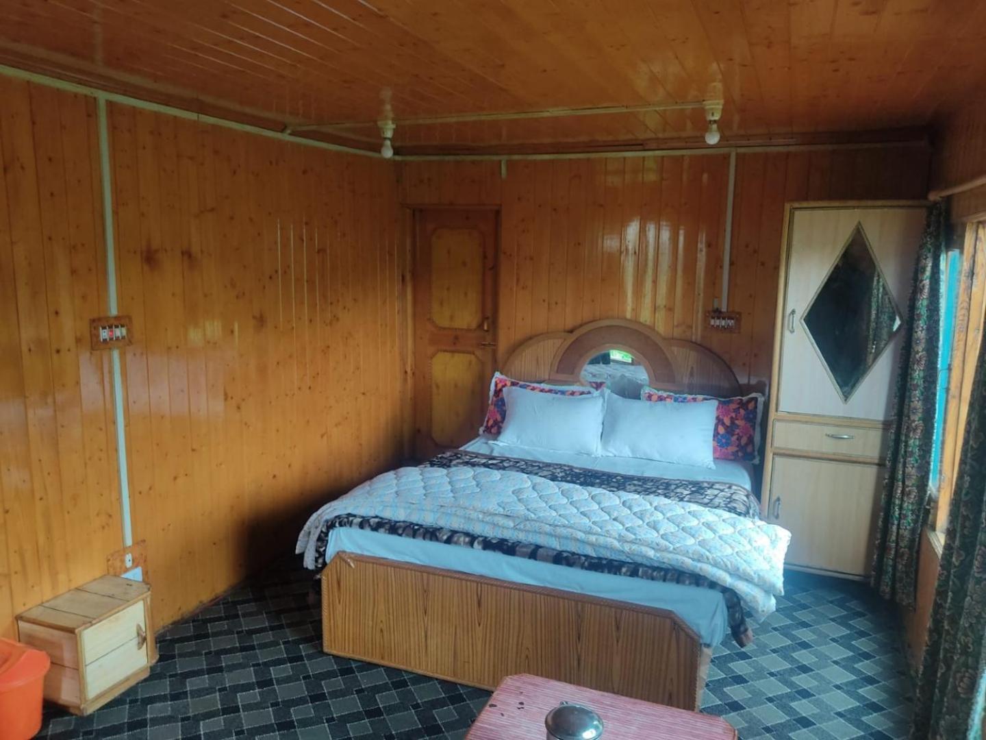 Roseland Cottage , Gulmarg Bagian luar foto