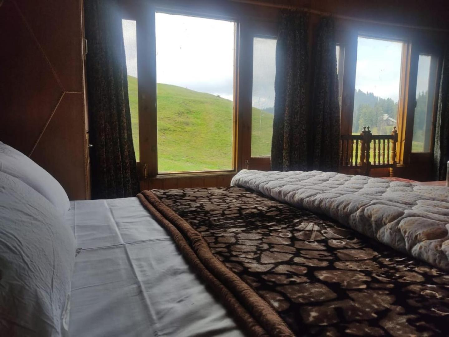 Roseland Cottage , Gulmarg Bagian luar foto
