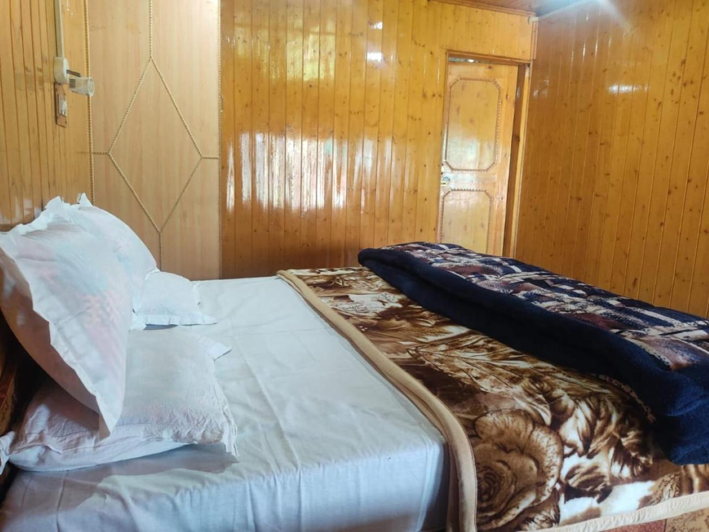 Roseland Cottage , Gulmarg Bagian luar foto