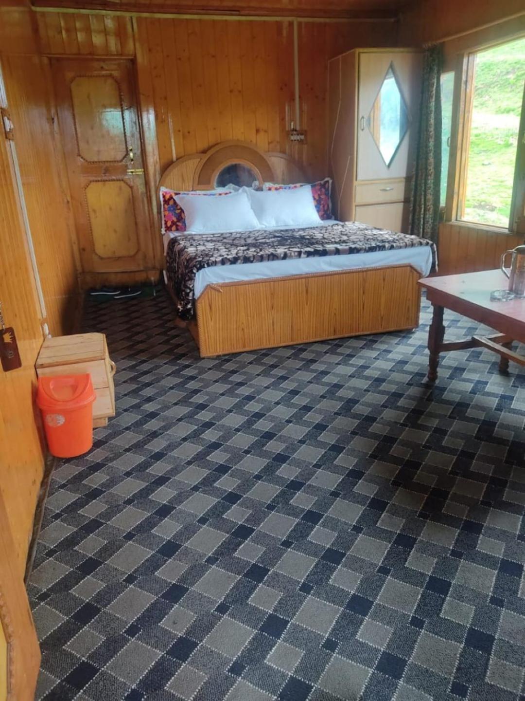 Roseland Cottage , Gulmarg Bagian luar foto